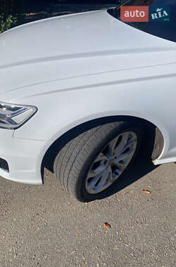 Седан Audi A6 2015 в 