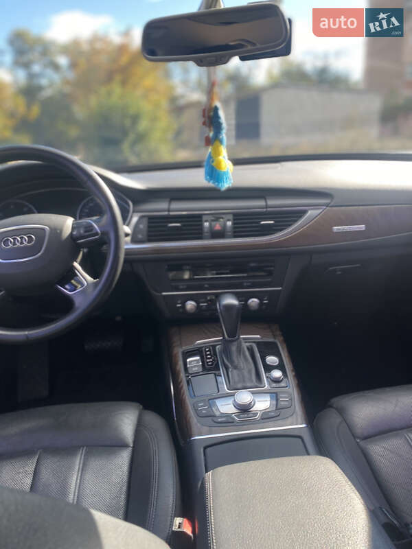 Седан Audi A6 2015 в Знам'янці
