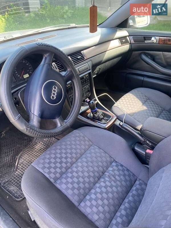Універсал Audi A6 2000 в Острозі