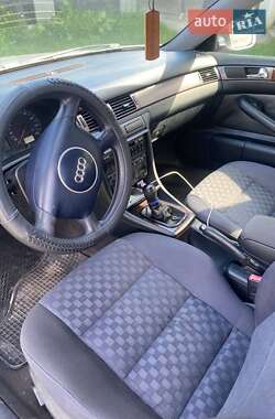 Універсал Audi A6 2000 в 