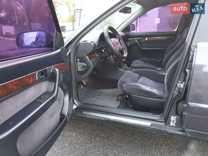 Седан Audi A6 1995 в Кременчуці