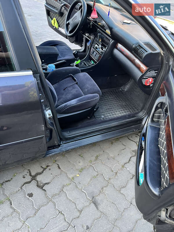 Седан Audi A6 1995 в Львове