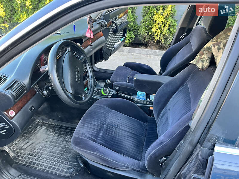 Седан Audi A6 1995 в Львове