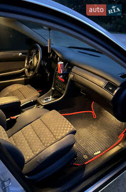 Седан Audi A6 2002 в 