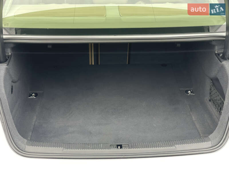 Седан Audi A6 2014 в Рівному
