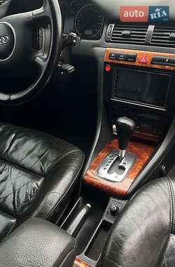 Седан Audi A6 2002 в 