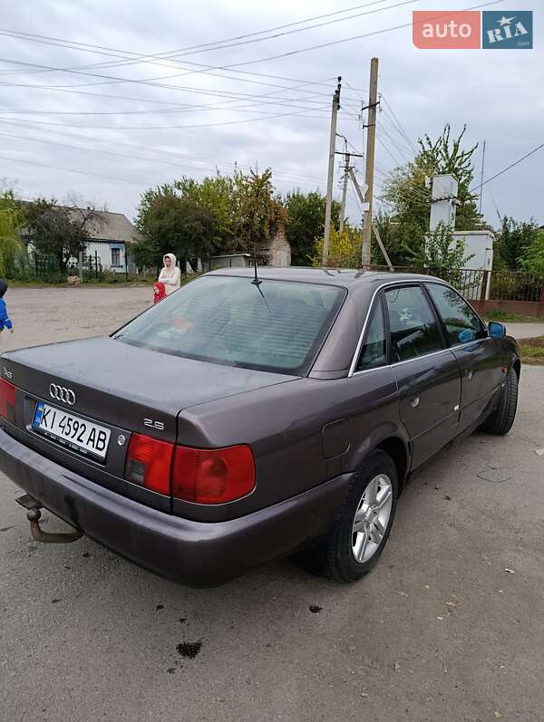 Седан Audi A6 1996 в Жашківу