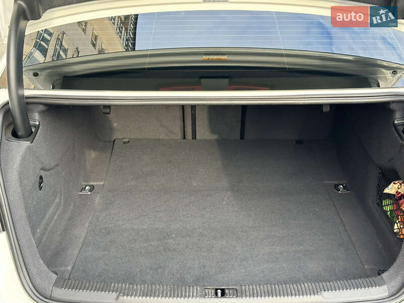 Седан Audi A6 2014 в Полтаве