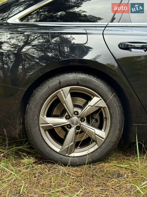Универсал Audi A6 2018 в Киеве