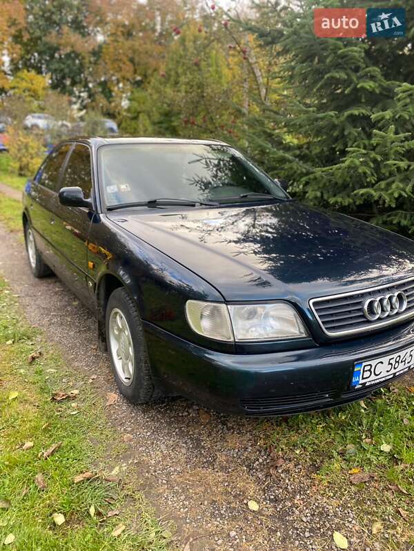Седан Audi A6 1996 в  фото Седан Audi A6 1996 в