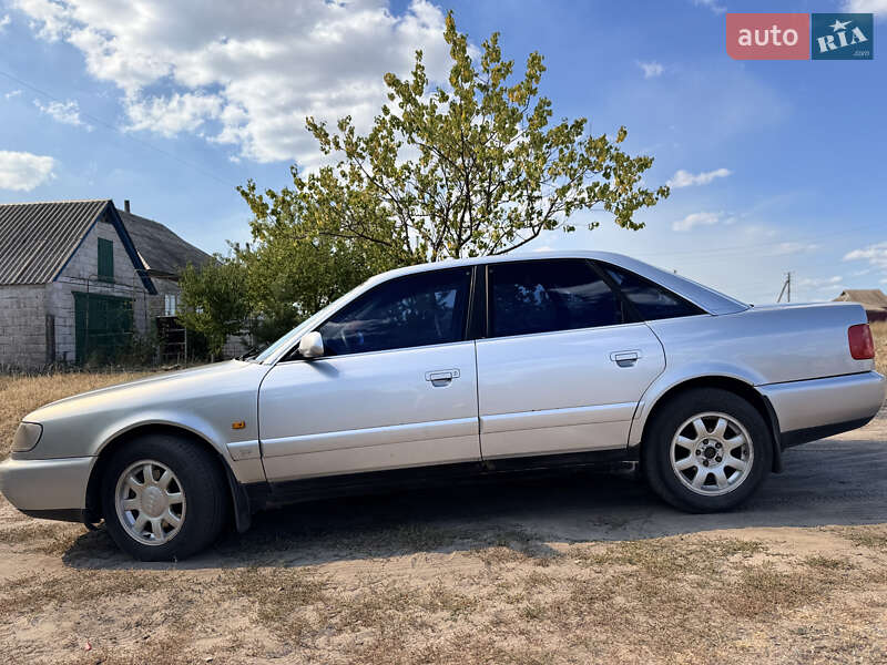 Седан Audi A6 1997 в Зміїві
