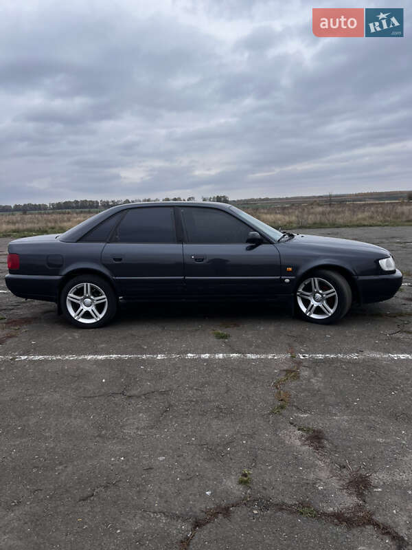 Седан Audi A6 1996 в Глухове