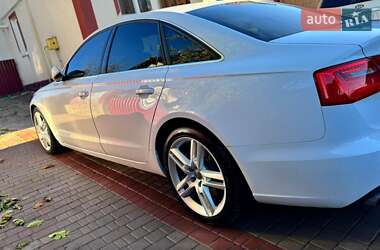 Седан Audi A6 2014 в Бучаче