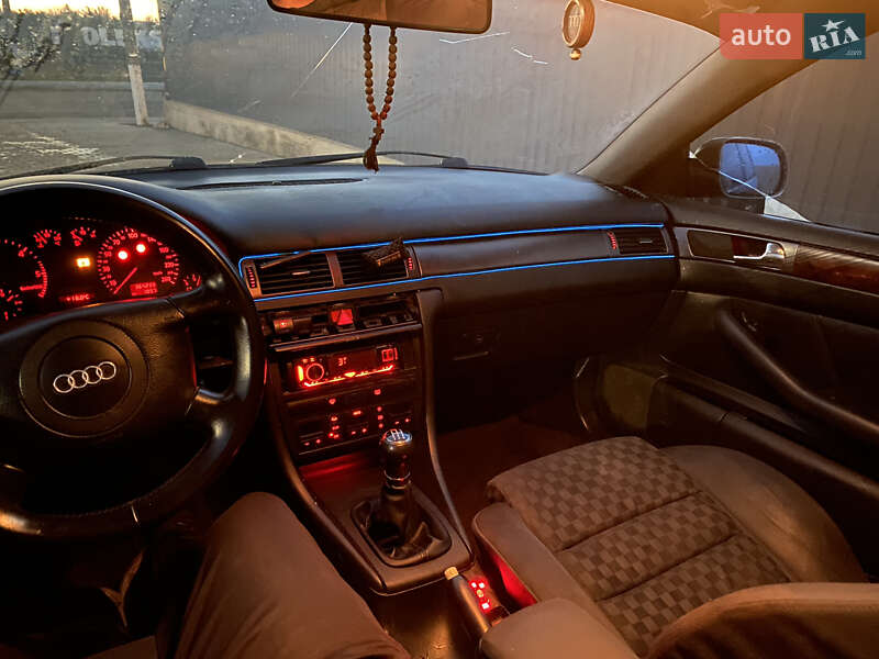 Седан Audi A6 1998 в Вознесенске