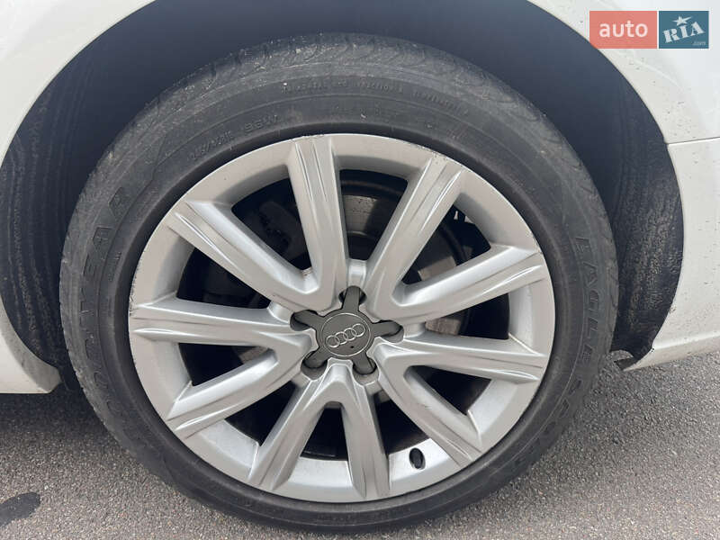 Седан Audi A6 2014 в Киеве