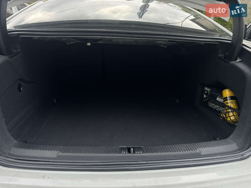 Седан Audi A6 2014 в Киеве