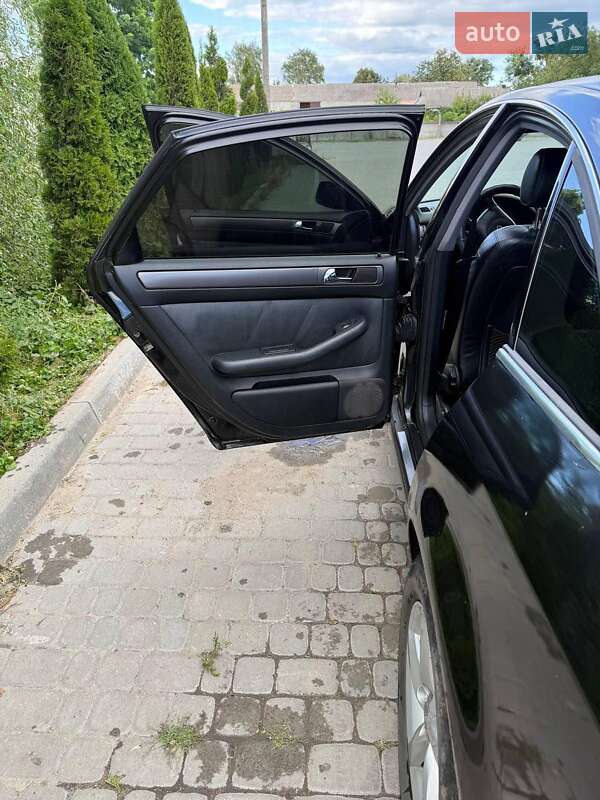 Седан Audi A6 2000 в Іллінцях