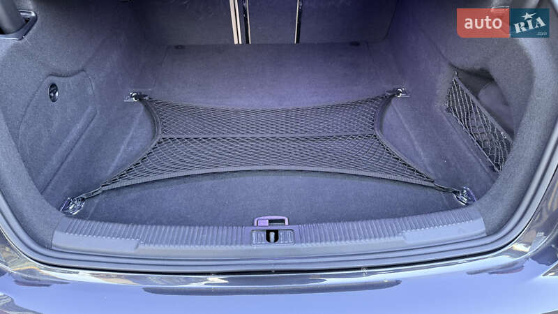 Седан Audi A6 2015 в Киеве