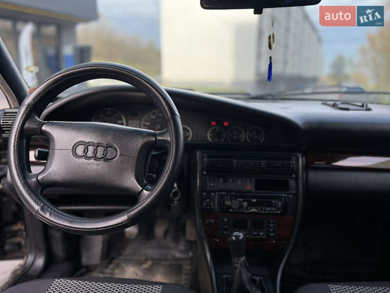 Універсал Audi A6 1995 в Новояворівську