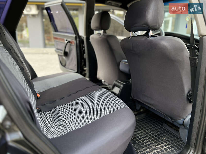 Універсал Audi A6 1995 в Новояворівську