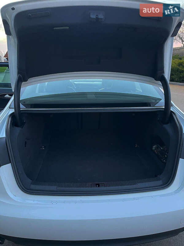 Седан Audi A6 2013 в Киеве