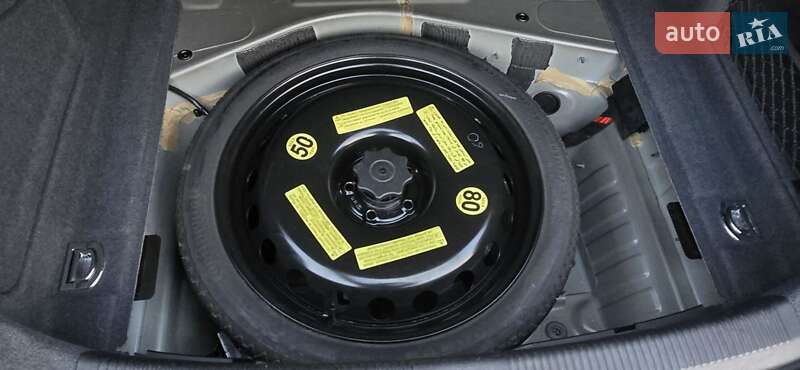 Седан Audi A6 2013 в Хоролі