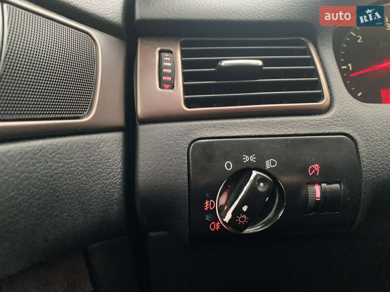 Седан Audi A6 2001 в Рівному
