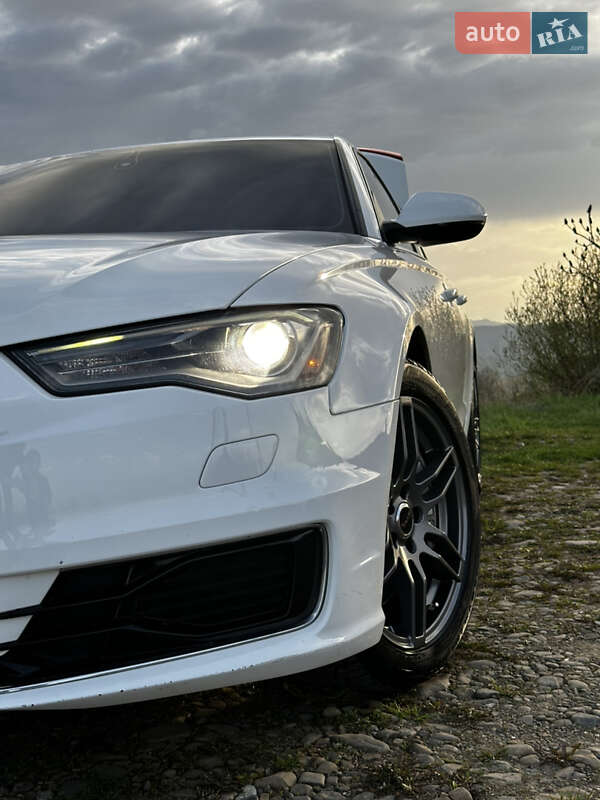Седан Audi A6 2015 в Ивано-Франковске
