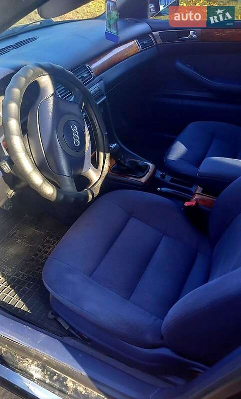 Седан Audi A6 1999 в Краснограде