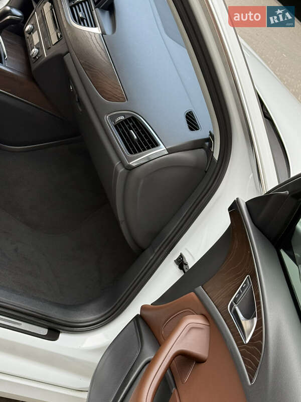 Седан Audi A6 2015 в Одессе