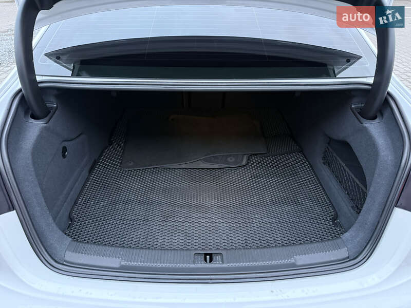 Седан Audi A6 2013 в Рівному