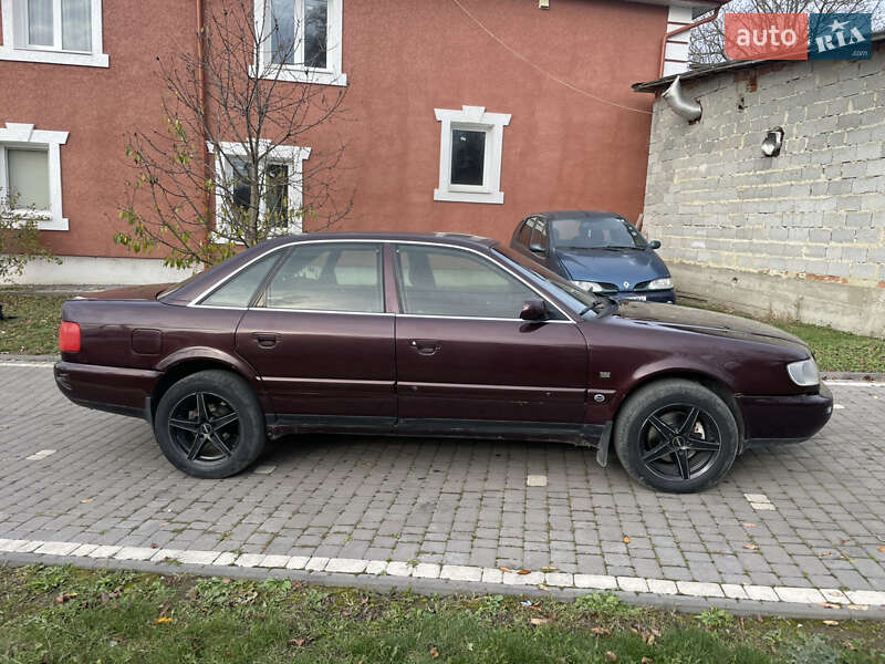 Седан Audi A6 1995 в Чернівцях