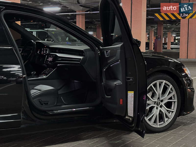 Седан Audi A6 2022 в Киеве