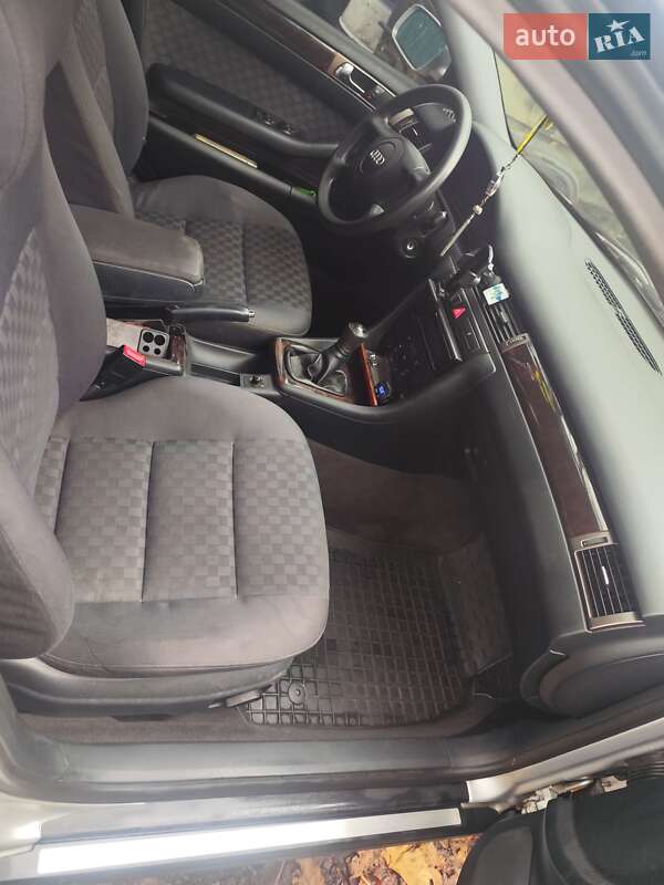 Универсал Audi A6 2000 в Запорожье