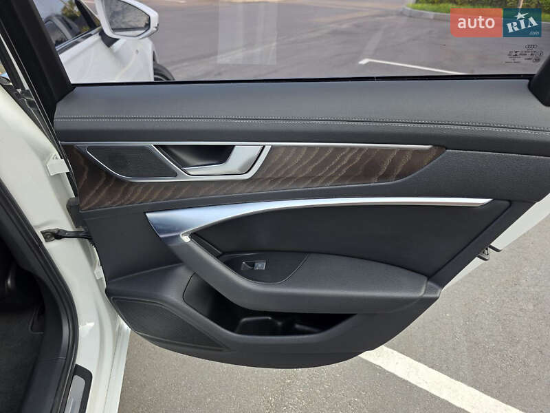 Седан Audi A6 2021 в Черновцах