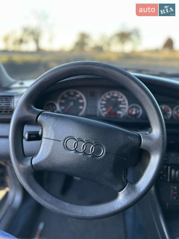 Седан Audi A6 1995 в Владимире