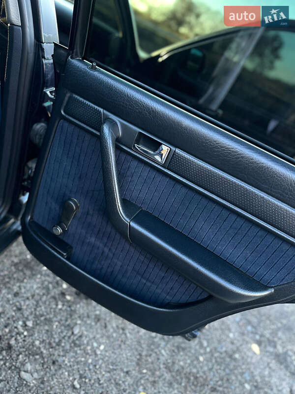 Седан Audi A6 1995 в Владимире