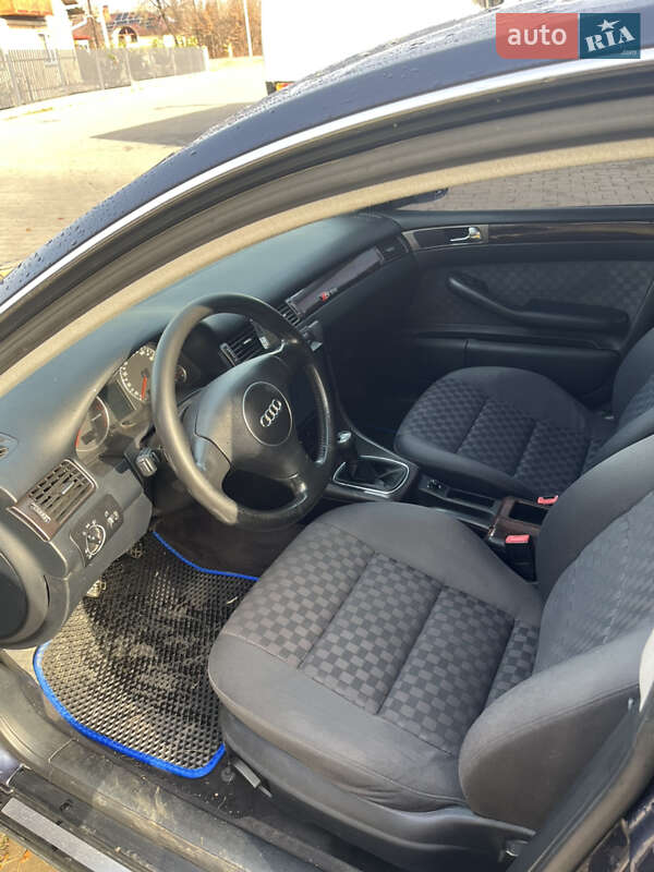 Седан Audi A6 2002 в Долине