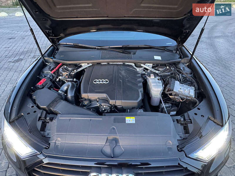 Седан Audi A6 2021 в Радивиліві