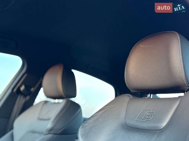 Седан Audi A6 2021 в Радивиліві