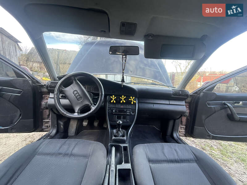 Седан Audi A6 1995 в Перемишлянах