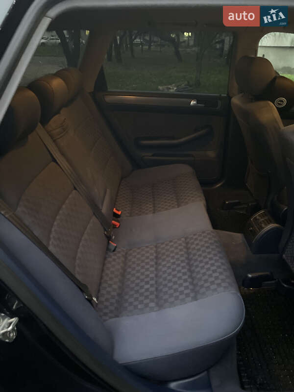 Універсал Audi A6 2002 в Звягелі