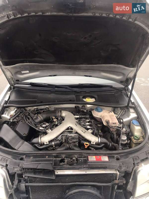 Універсал Audi A6 2002 в Ромнах