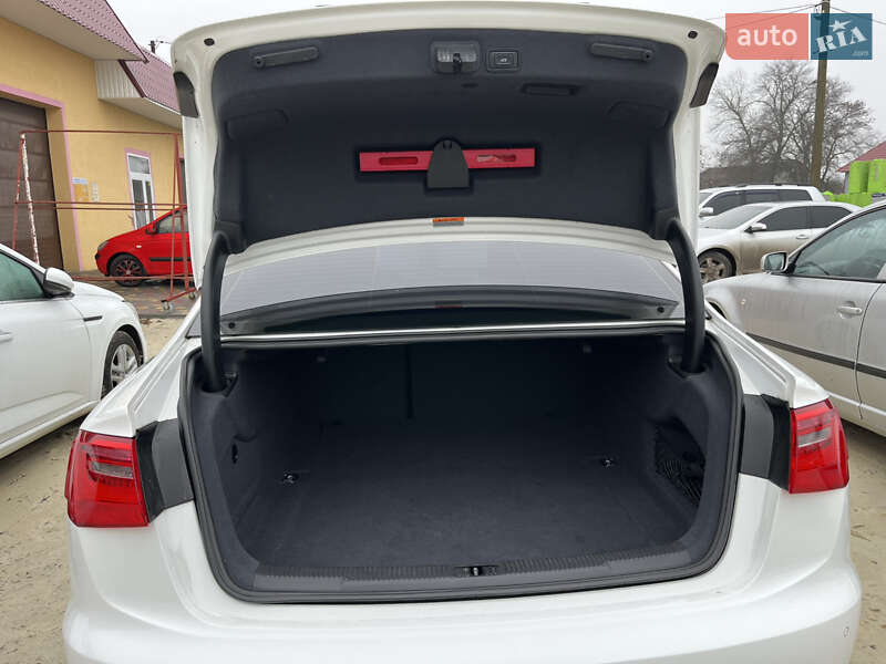 Седан Audi A6 2014 в Краснограде
