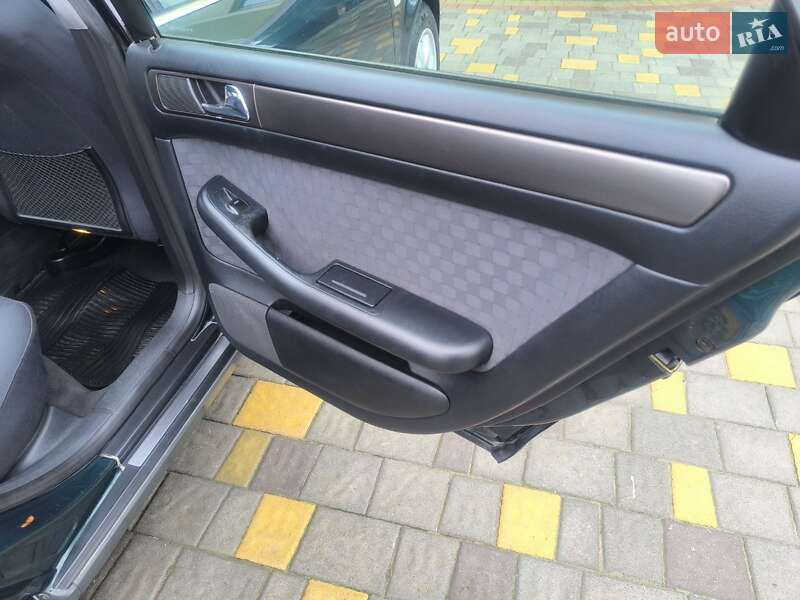 Седан Audi A6 1998 в Чернівцях