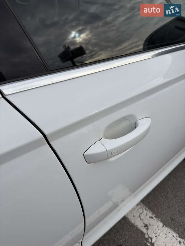 Седан Audi A6 2012 в Ужгороде