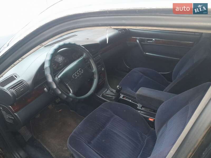 Седан Audi A6 1995 в Полтаві