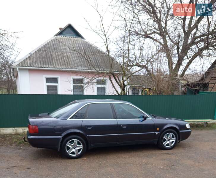 Седан Audi A6 1996 в Смеле