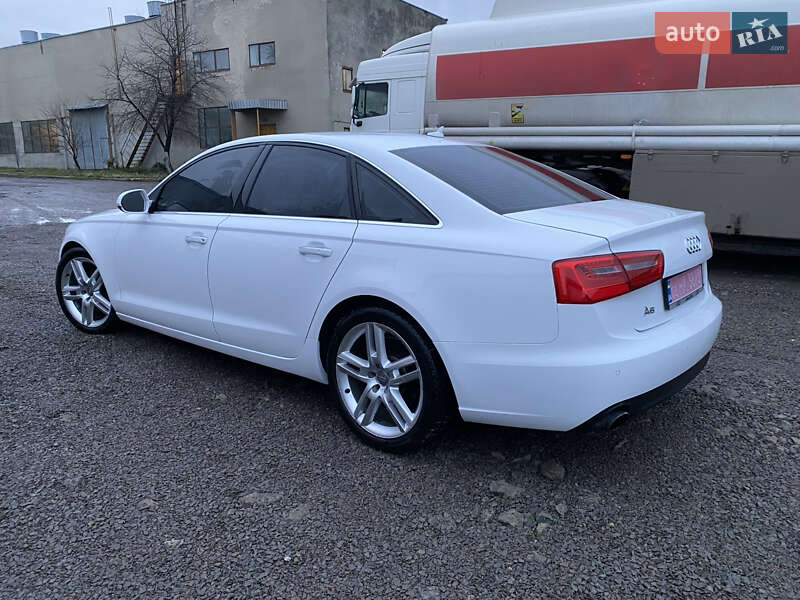 Седан Audi A6 2014 в Рівному