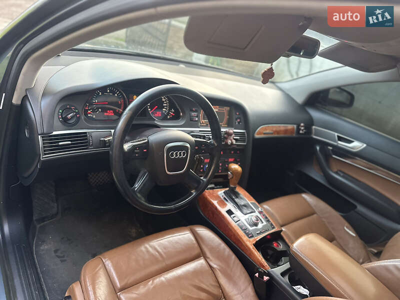 Седан Audi A6 2004 в Хусте